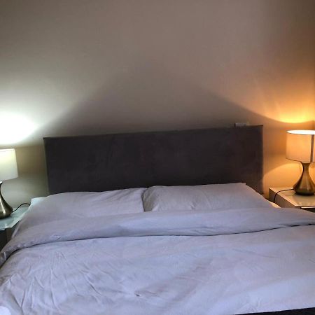 Entire Flat Very Comfortable 1 Bedroom Лондон Экстерьер фото