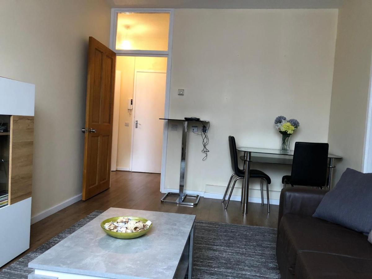 Entire Flat Very Comfortable 1 Bedroom Лондон Экстерьер фото