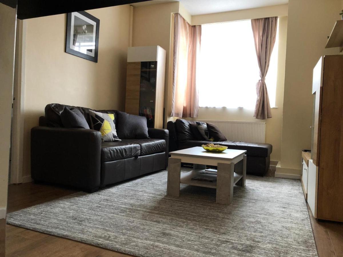 Entire Flat Very Comfortable 1 Bedroom Лондон Экстерьер фото